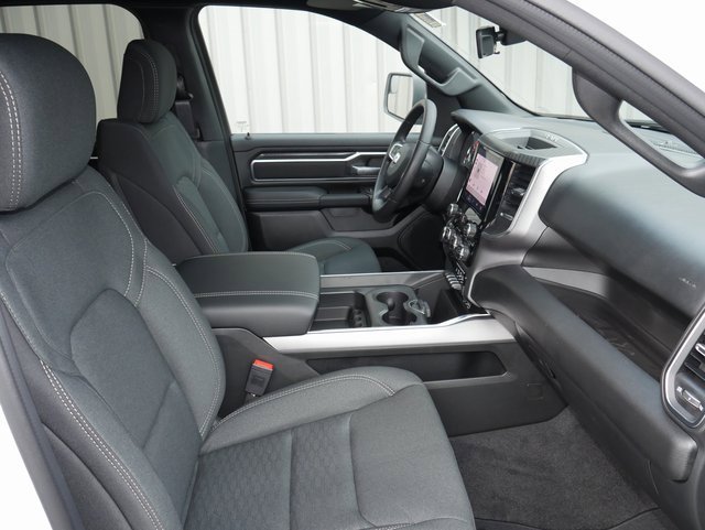 New 2026 RAM 1500 4x4 Crew Cab image 25