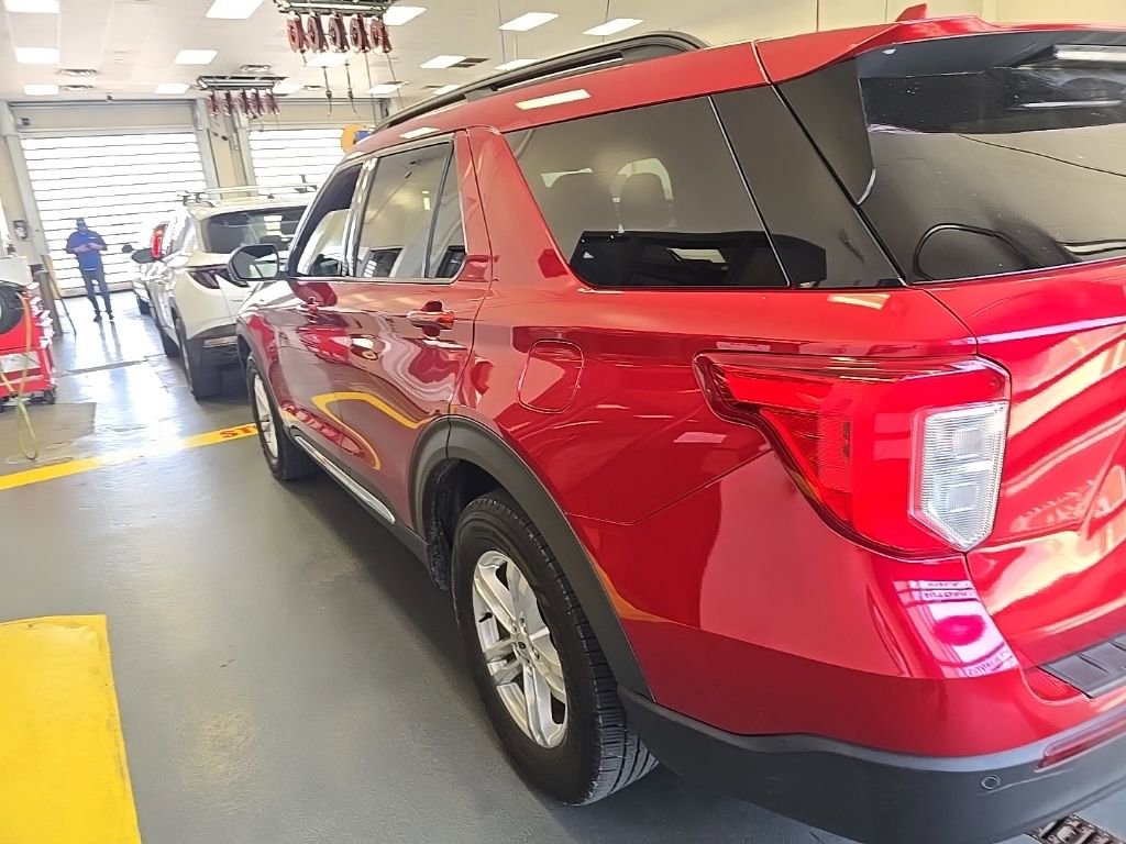 Certified 2020 Ford Explorer XLT w/ Comfort Package AWD/4WD image 6