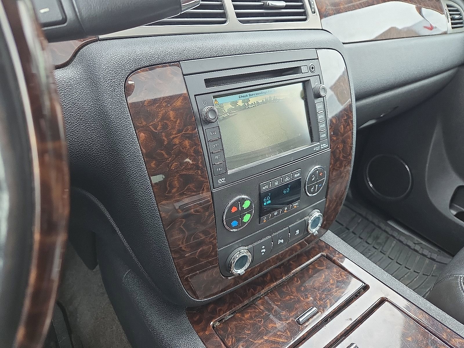 Used 2010 GMC Yukon Denali AWD/4WD image 16