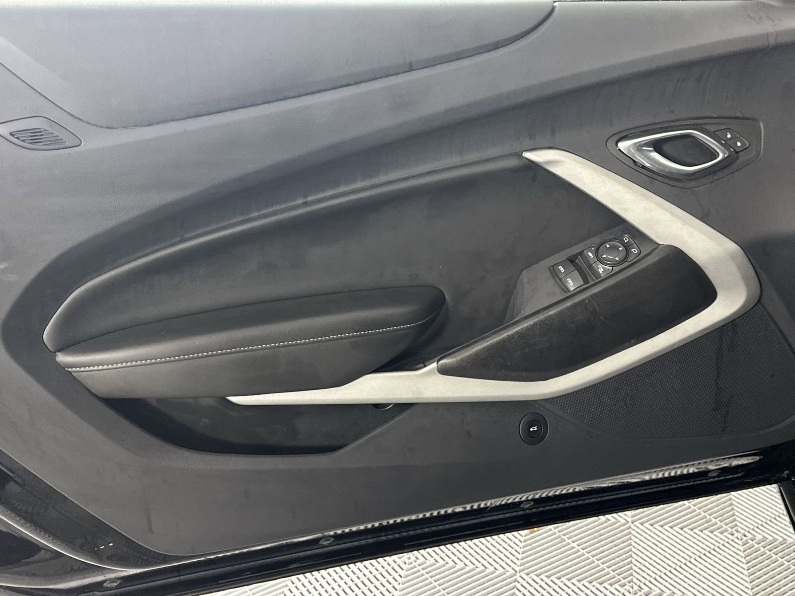 Used 2023 Chevrolet Camaro LT RWD image 27