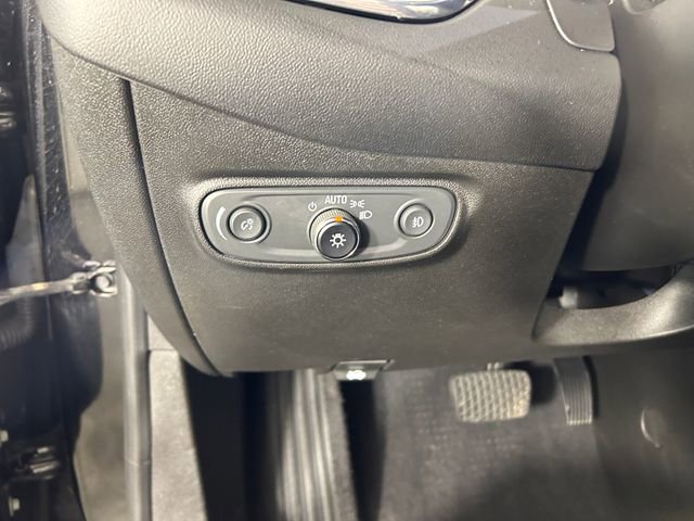 Used 2021 Chevrolet Equinox LT FWD image 20