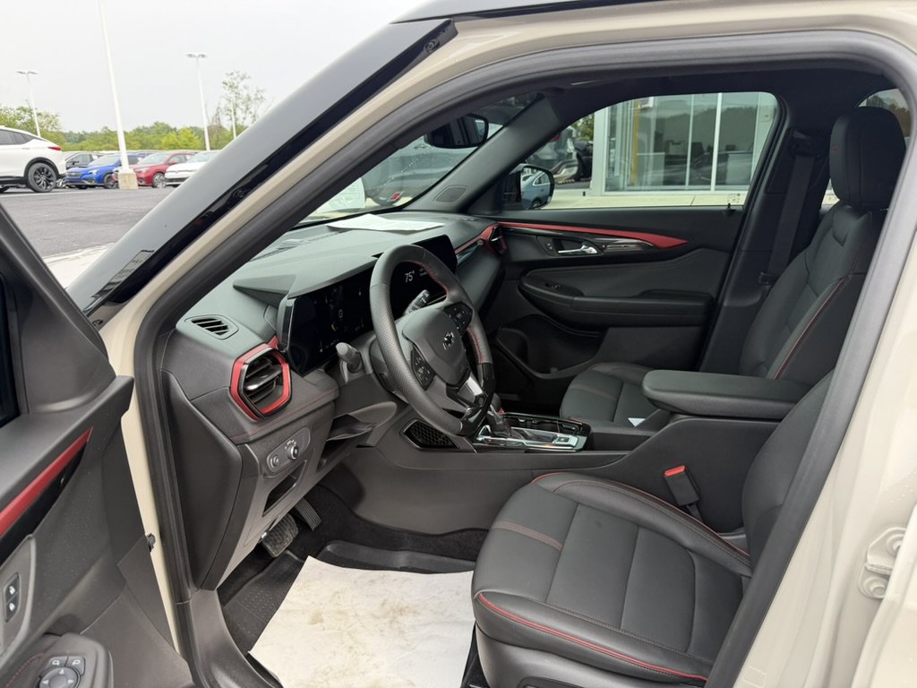 Used 2026 Chevrolet TrailBlazer RS w/ Convenience Package AWD/4WD image 17
