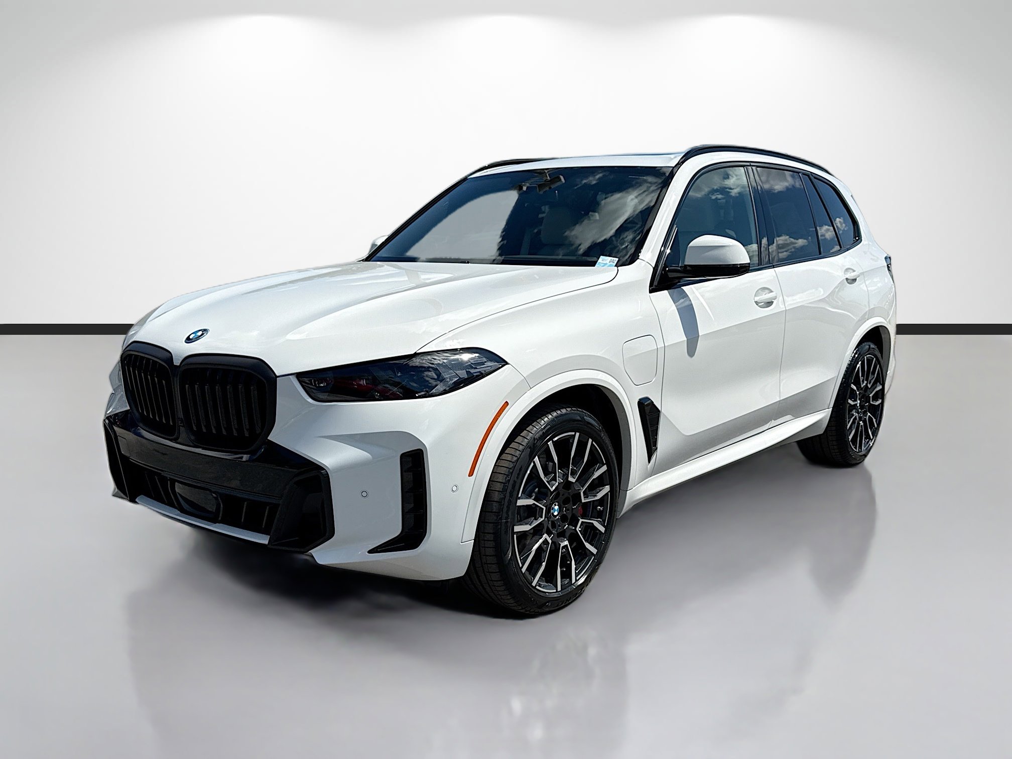 New 2026 BMW X5 xDrive50e w/ Executive Package AWD/4WD image 7