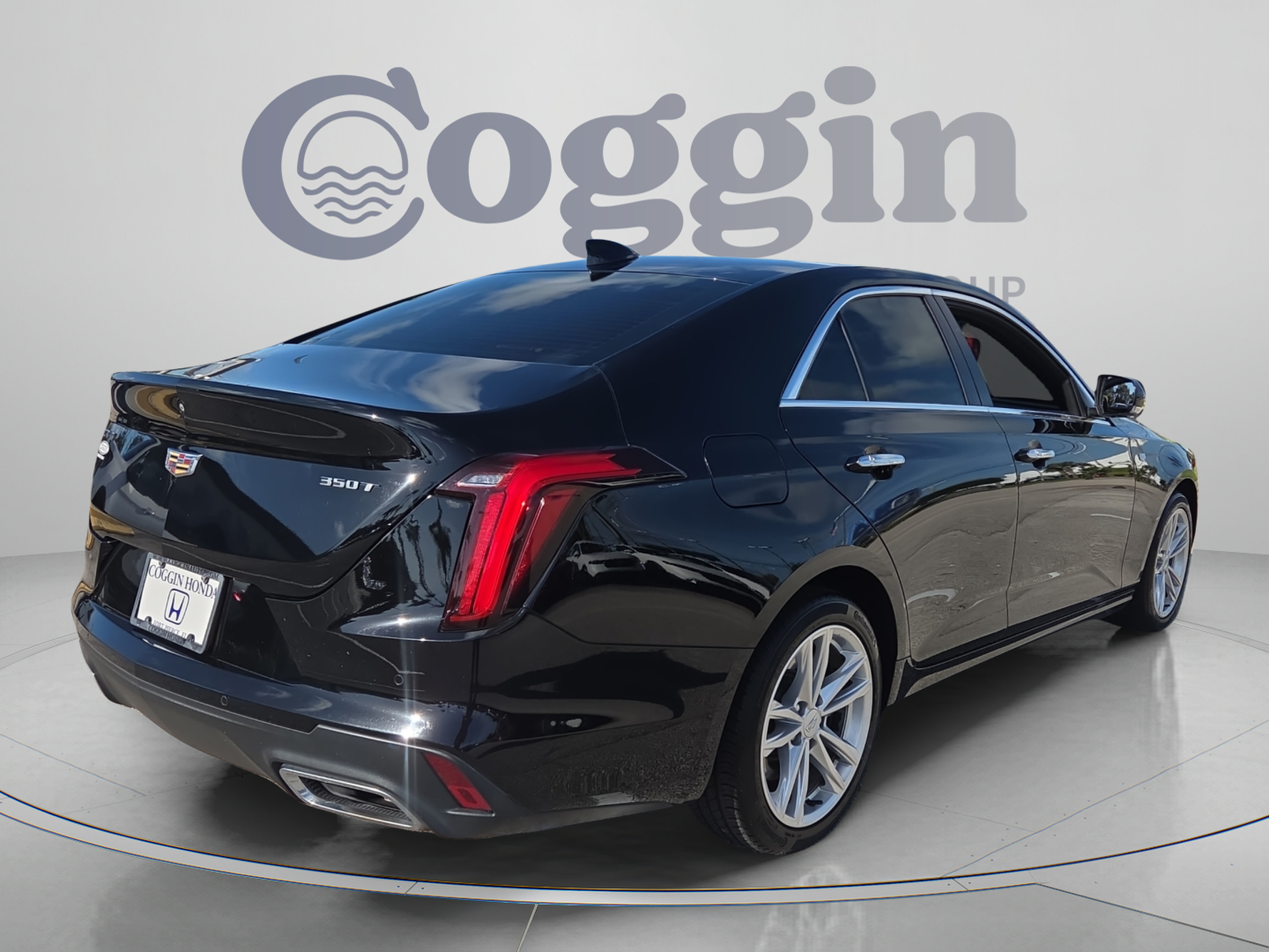 Used 2023 Cadillac CT4 Luxury RWD image 5