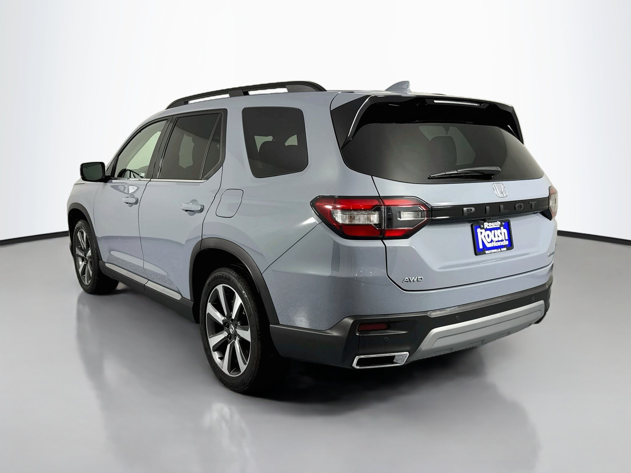 Certified 2025 Honda Pilot Touring image 7