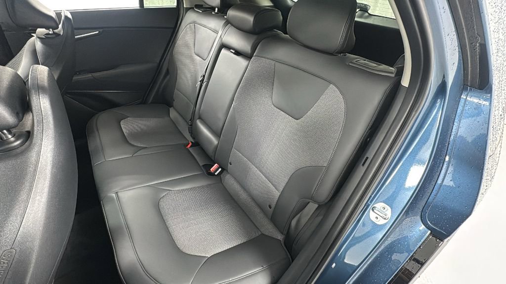 Used 2024 Kia Niro EX Touring image 12