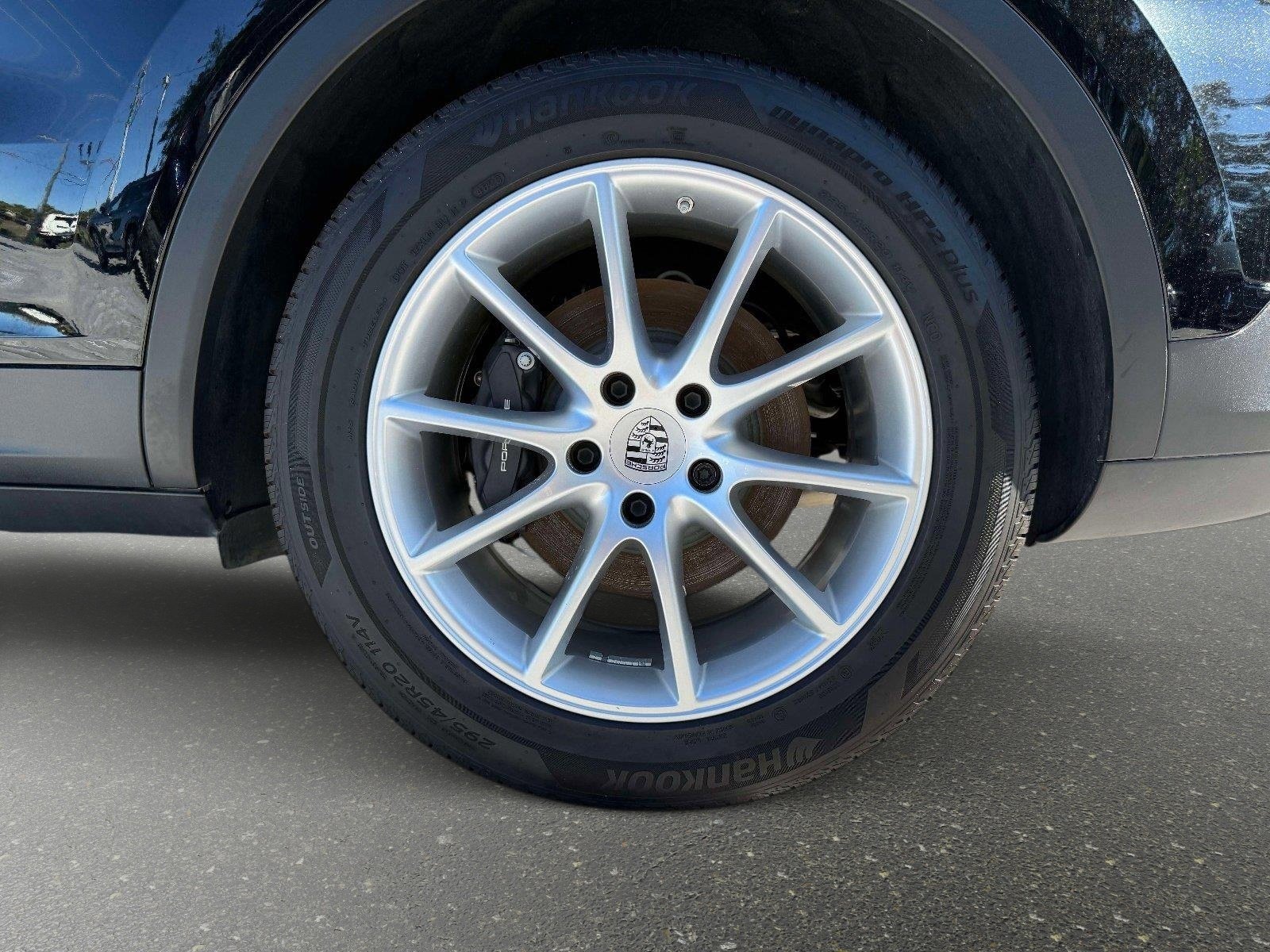 Used 2024 Porsche Cayenne image 16