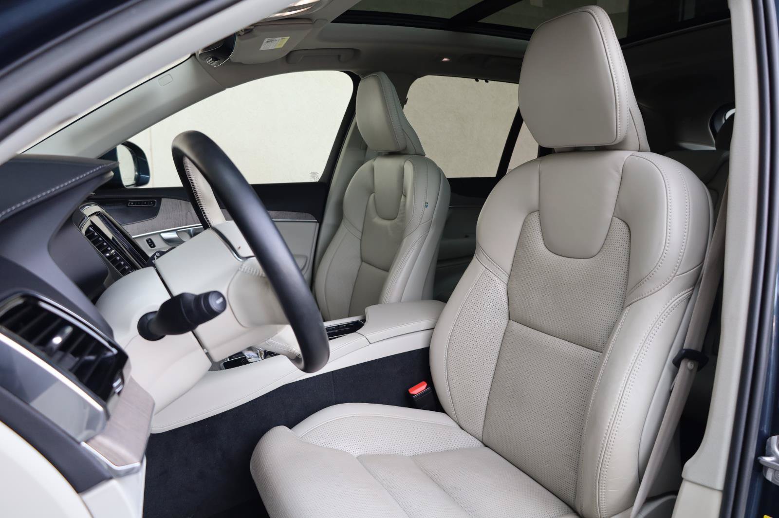 Used 2023 Volvo XC90 B6 Ultimate w/ Protection Package Premier AWD/4WD image 17