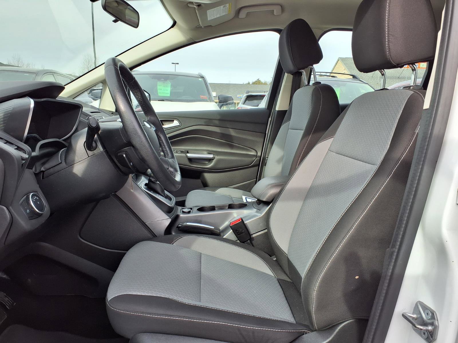 Used 2017 Ford C-MAX Energi SE w/ Cold Weather Package image 6