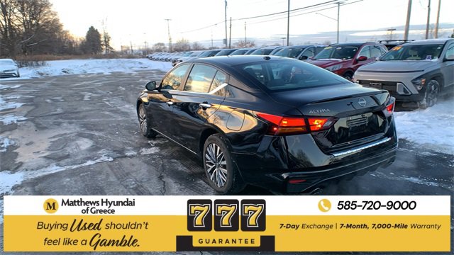 Used 2023 Nissan Altima 2.5 SV w/ SV Premium Package image 3