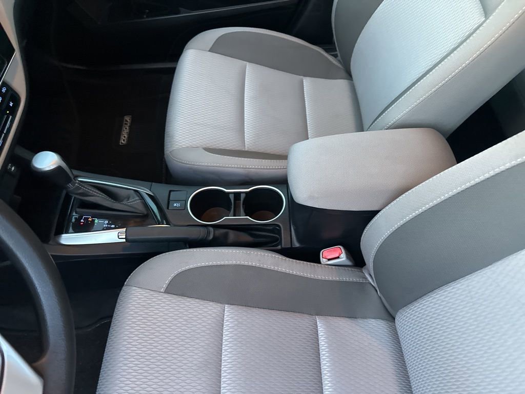 Used 2019 Toyota Corolla LE image 16