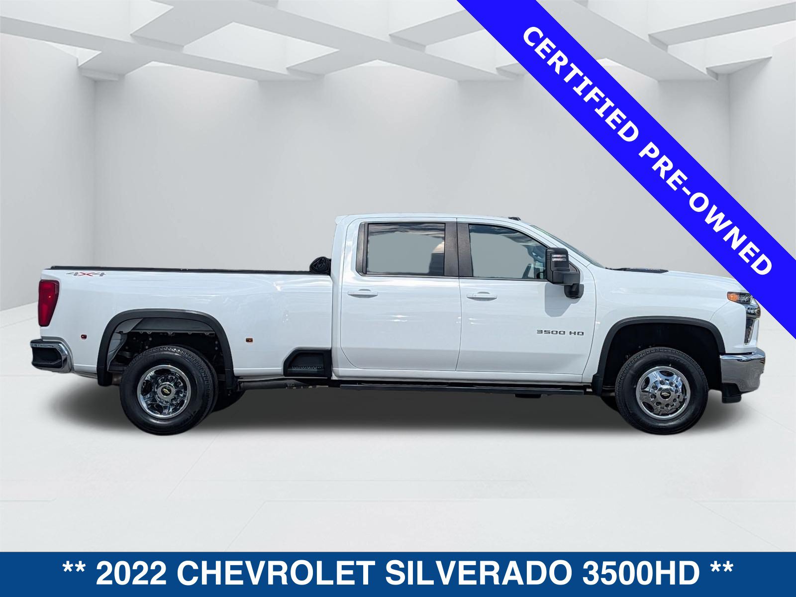 Used 2022 Chevrolet Silverado 3500 LT w/ Convenience Package AWD/4WD image 2
