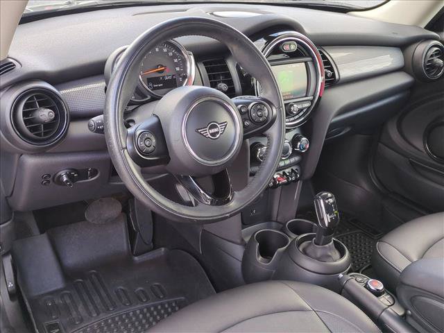 Used 2020 MINI Cooper 2-Door Hardtop FWD image 10