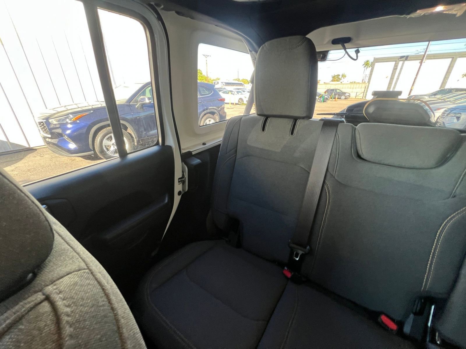 Used 2025 Jeep Wrangler Sport S image 39