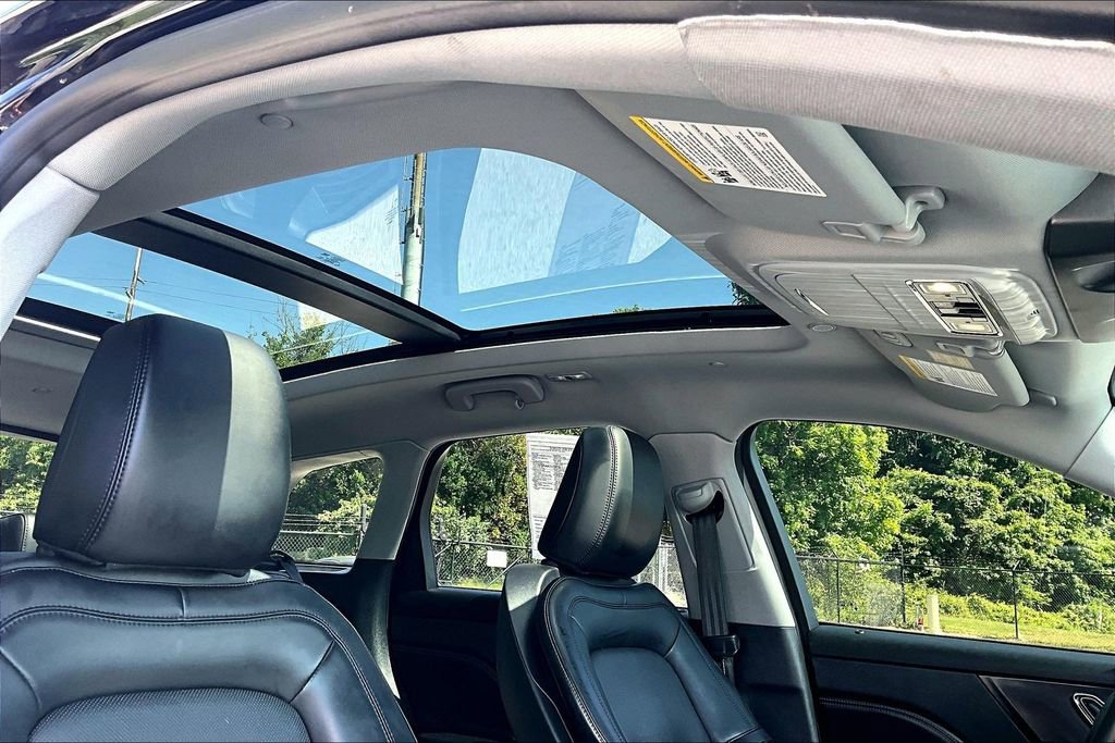Used 2021 Lincoln Corsair AWD w/ Premium Package image 22