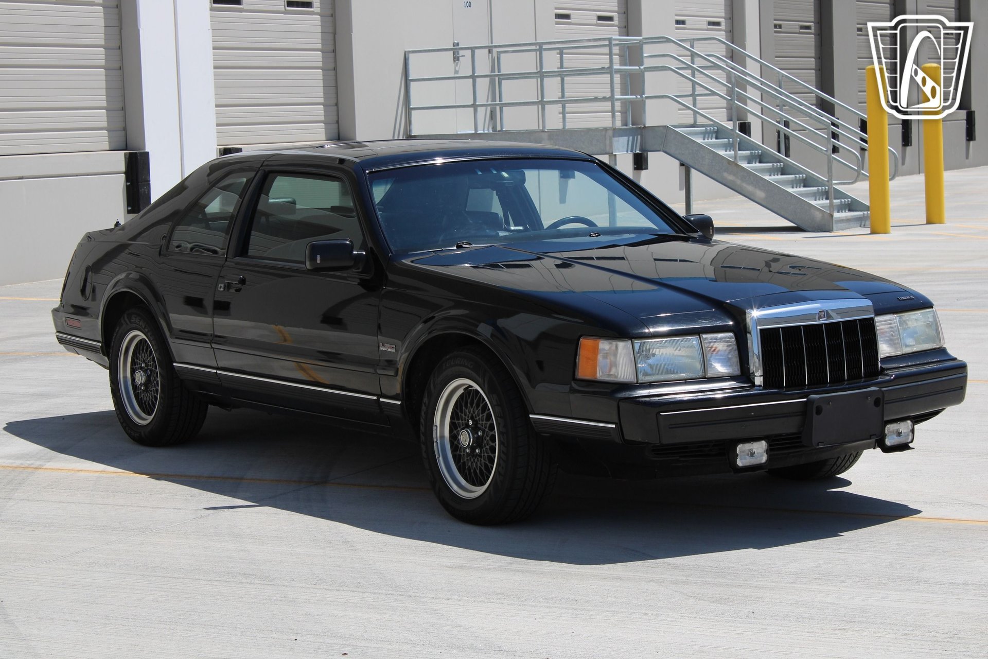 Used 1991 Lincoln Mark VII LSC RWD image 4