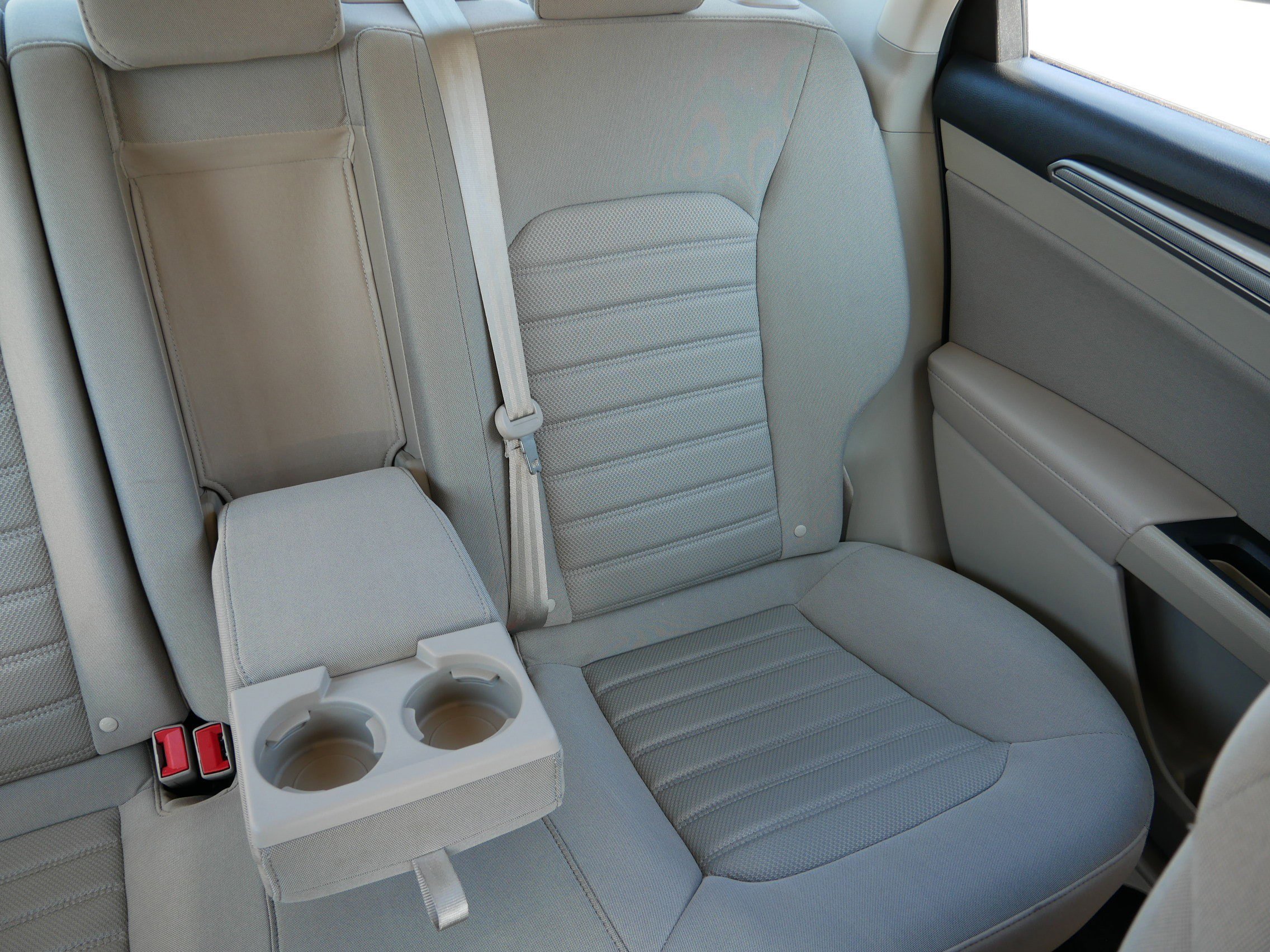 Used 2020 Ford Fusion SE image 14