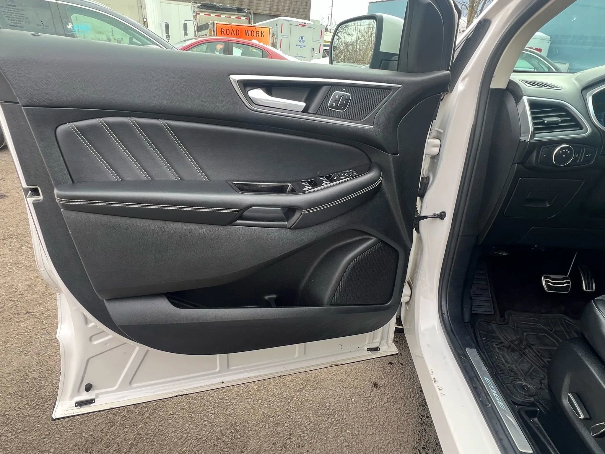 Used 2016 Ford Edge Sport w/ Technology Package image 22