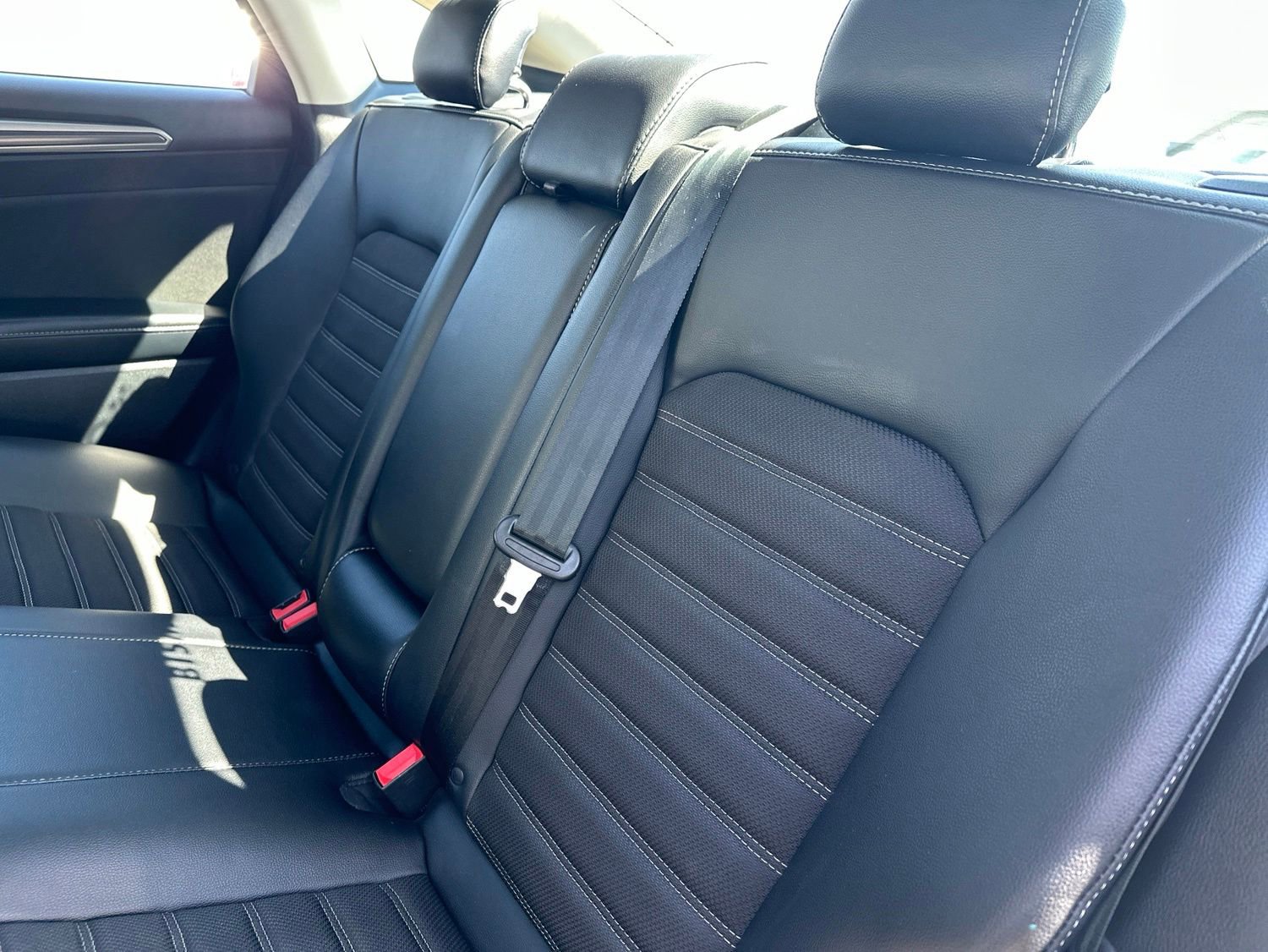 Used 2017 Ford Fusion SE w/ Equipment Group 201A AWD/4WD image 21