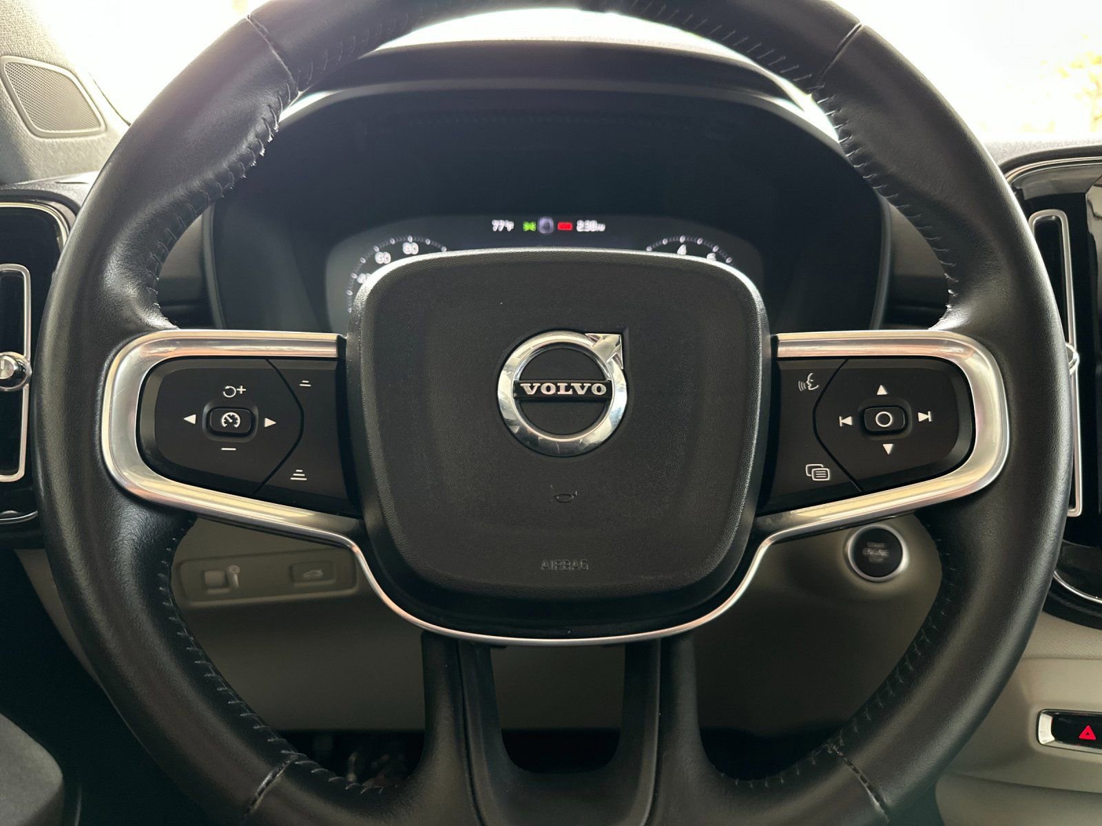Used 2019 Volvo XC40 T5 Inscription AWD/4WD image 27