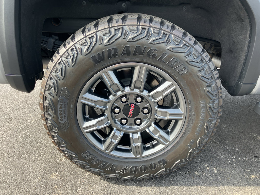 Used 2025 GMC Sierra 1500 AT4X AWD/4WD image 13
