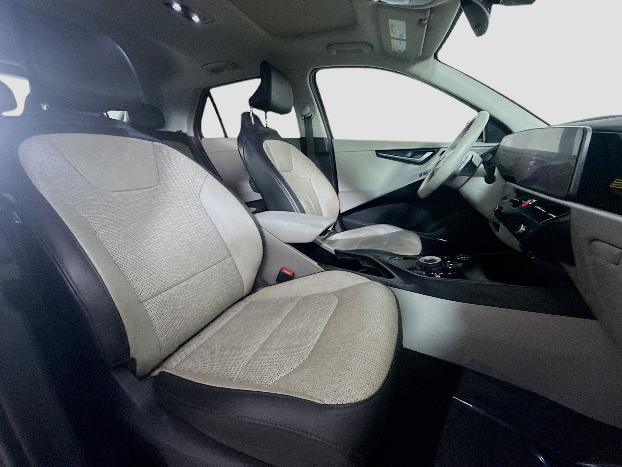 Used 2023 Kia Niro Wave w/ Wave Preserve Package image 29