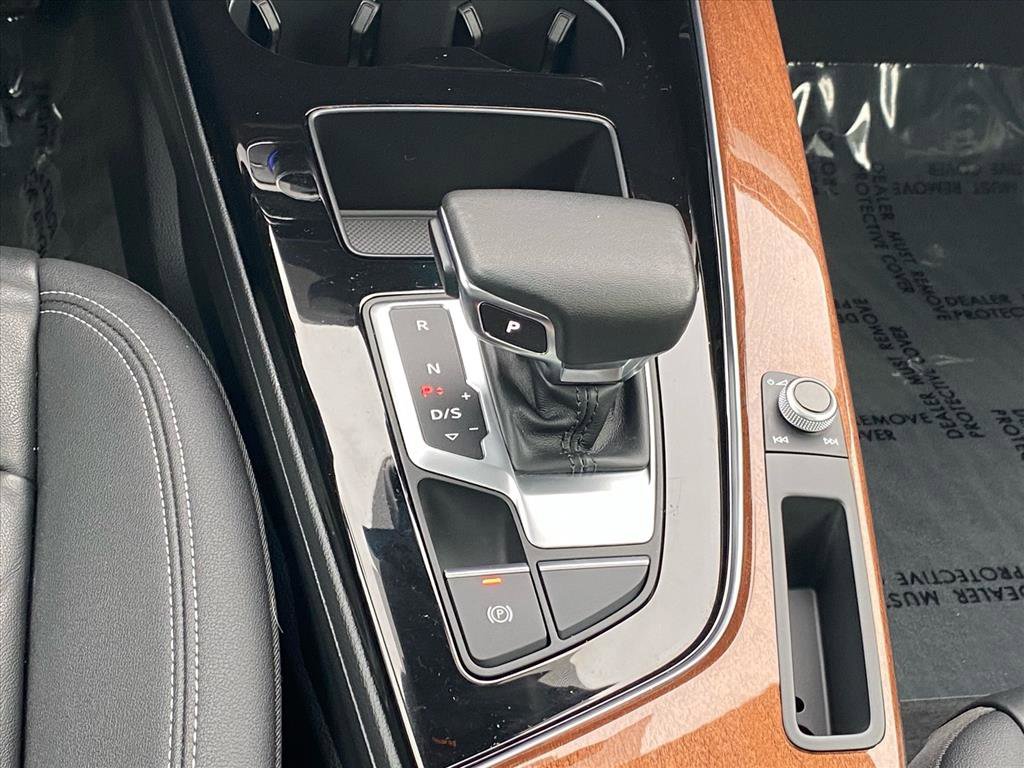 Used 2023 Audi A4 2.0T Premium w/ Convenience Package image 11