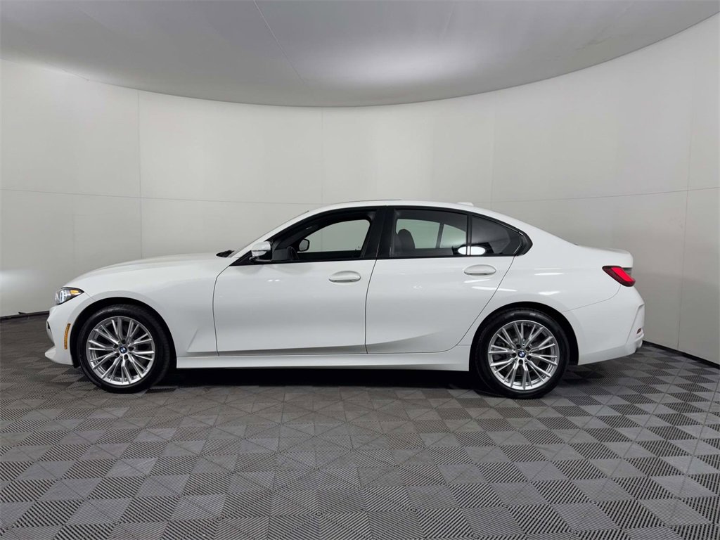 Used 2023 BMW 330i xDrive Sedan w/ Driving Assistance Package image 11