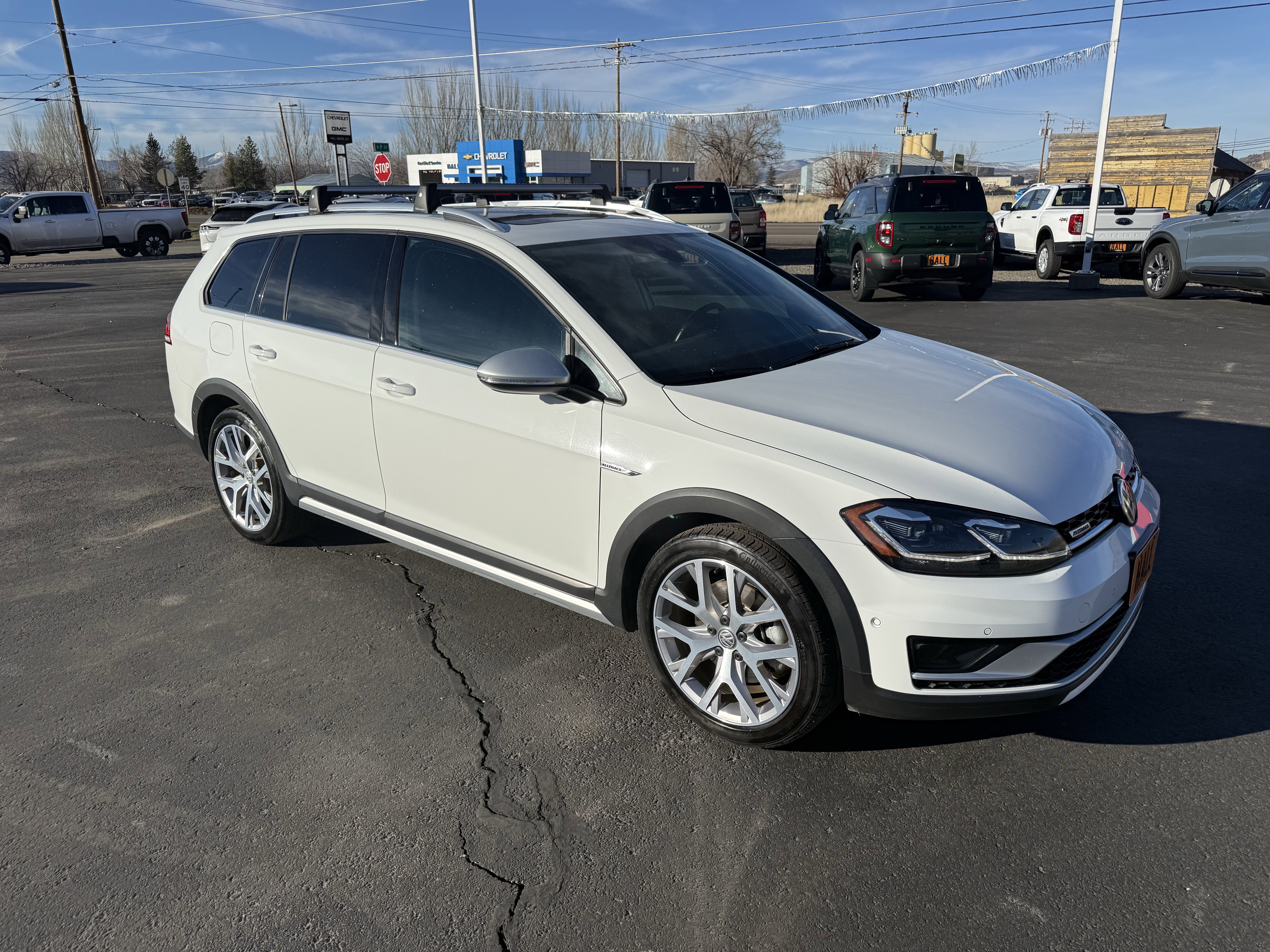 Used 2018 Volkswagen Golf Alltrack SEL image 3