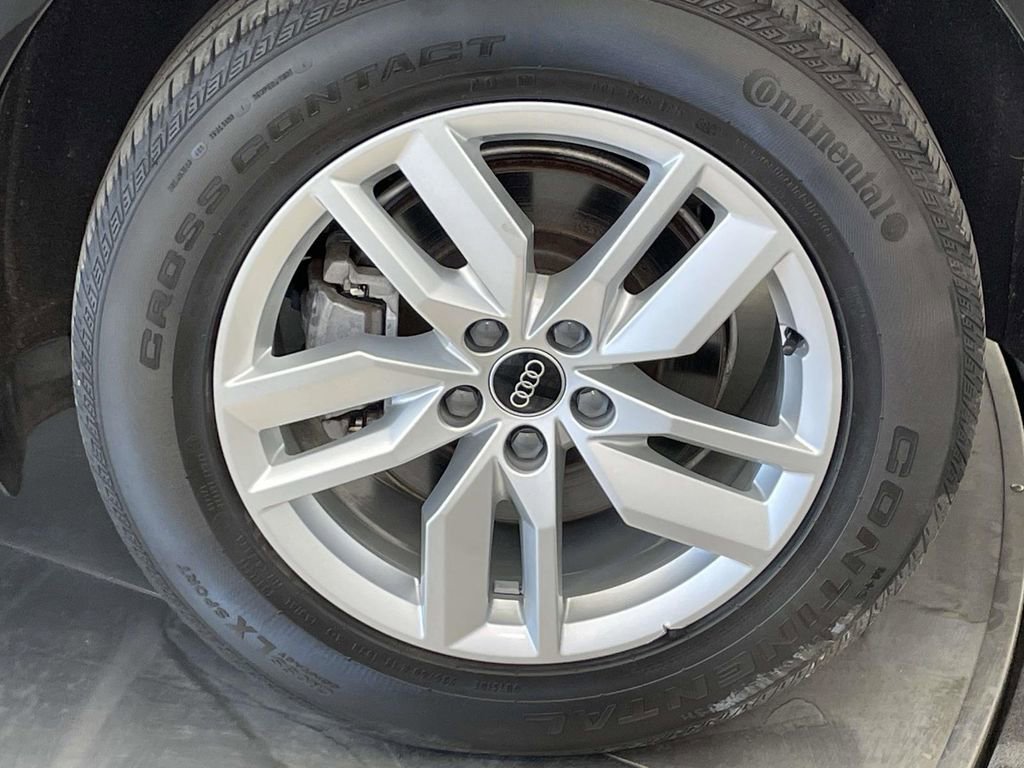 Used 2023 Audi Q5 2.0T Premium w/ Convenience Package AWD/4WD image 12