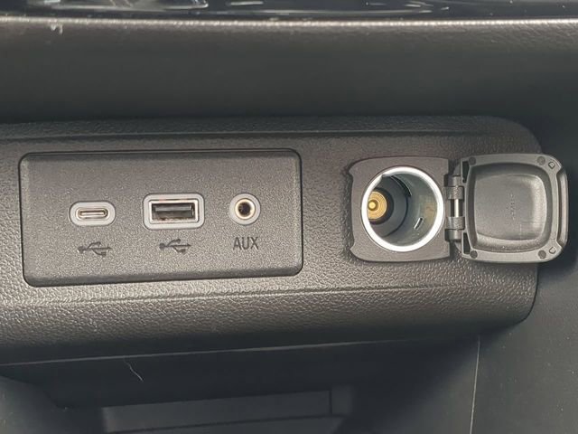 Used 2023 Buick Encore GX Select w/ Sport Touring Package image 25