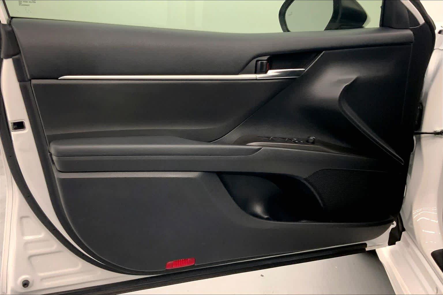 Used 2022 Toyota Camry SE FWD image 19