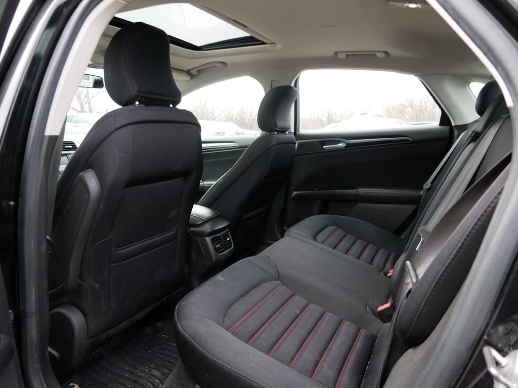 Used 2015 Ford Fusion SE w/ Equipment Group 201A image 12