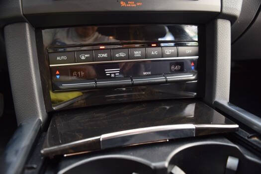Used 2014 Mercedes-Benz E 250 BlueTEC Sedan image 58