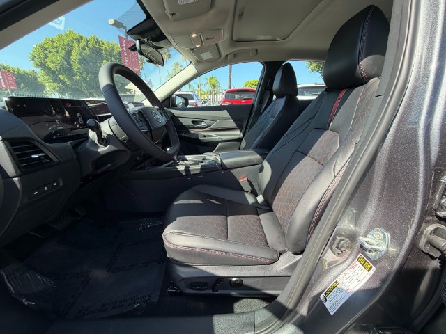 New 2027 Nissan Sentra SR w/ SR Premium Package FWD image 26