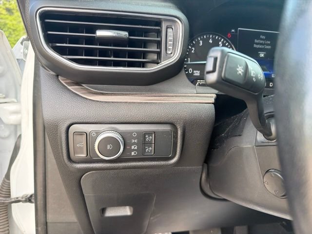 Used 2022 Ford Explorer Limited w/ Equipment Group 301A RWD image 11