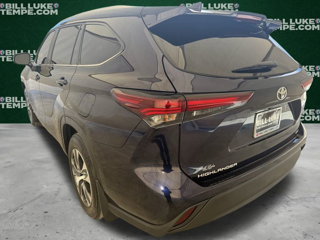 Used 2025 Toyota Highlander XLE image 8