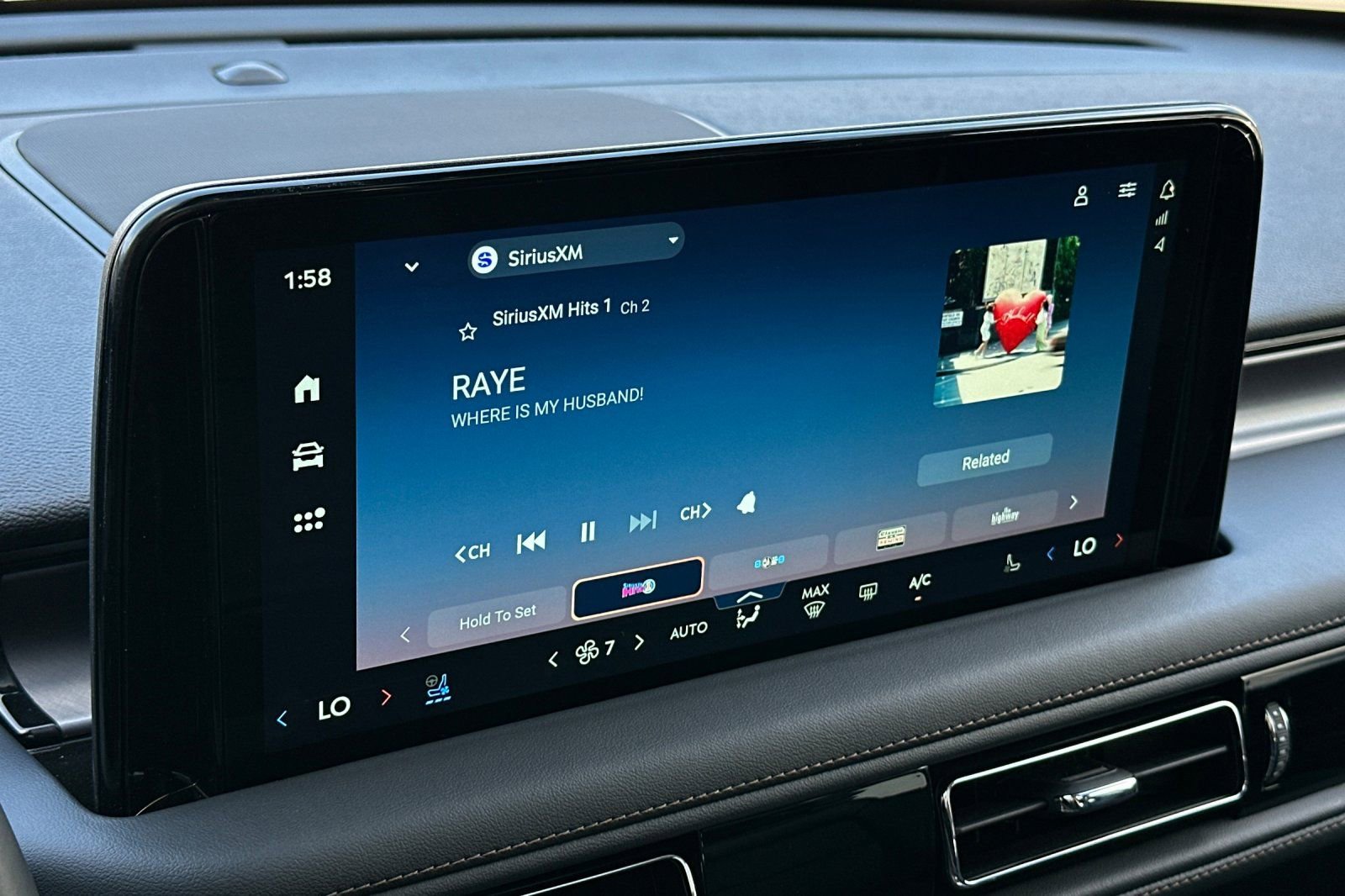 New 2025 Lincoln Aviator 2WD w/ Equipment Group 101A image 18