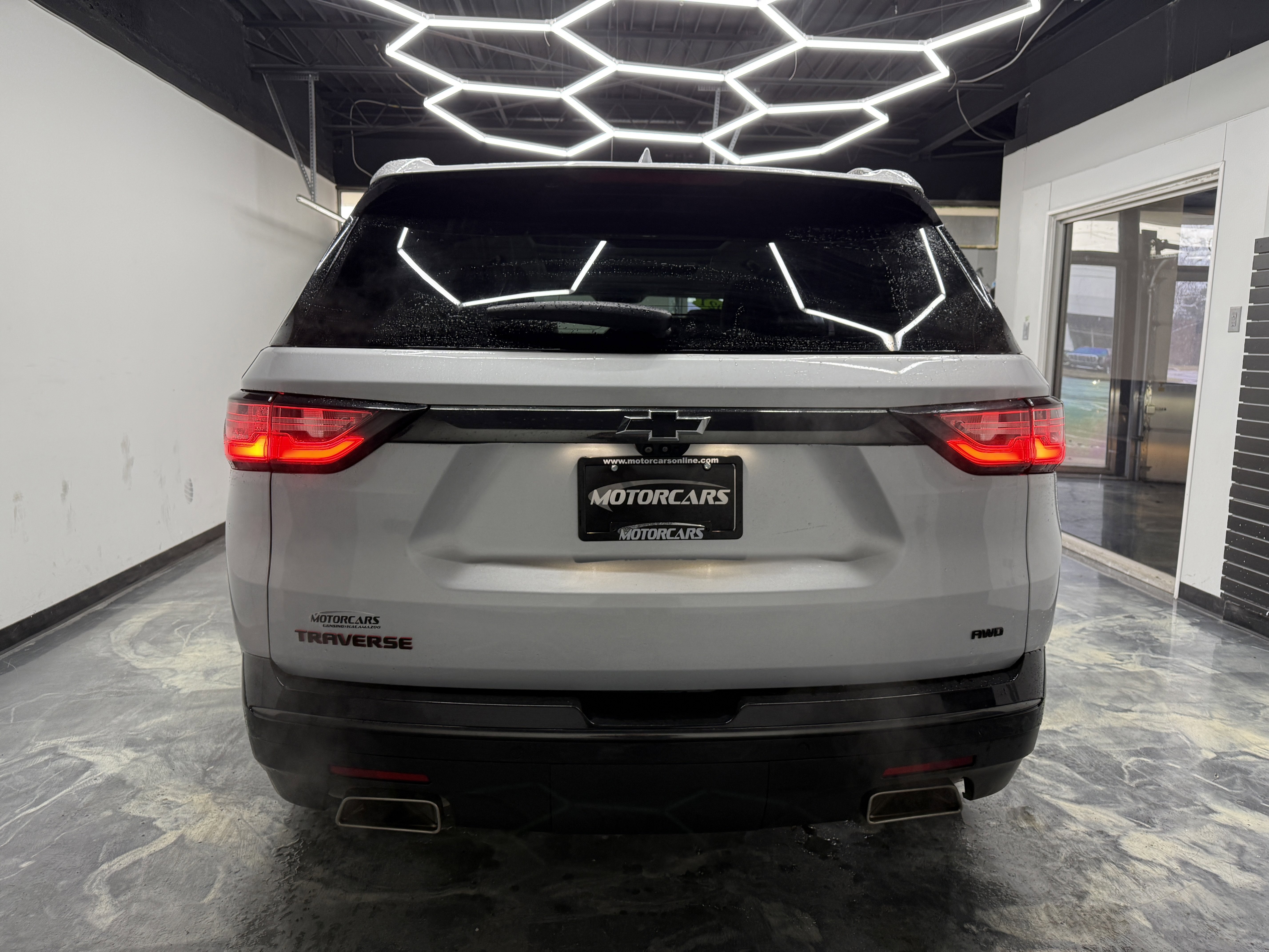 Used 2021 Chevrolet Traverse Premier w/ Redline Edition AWD/4WD image 4