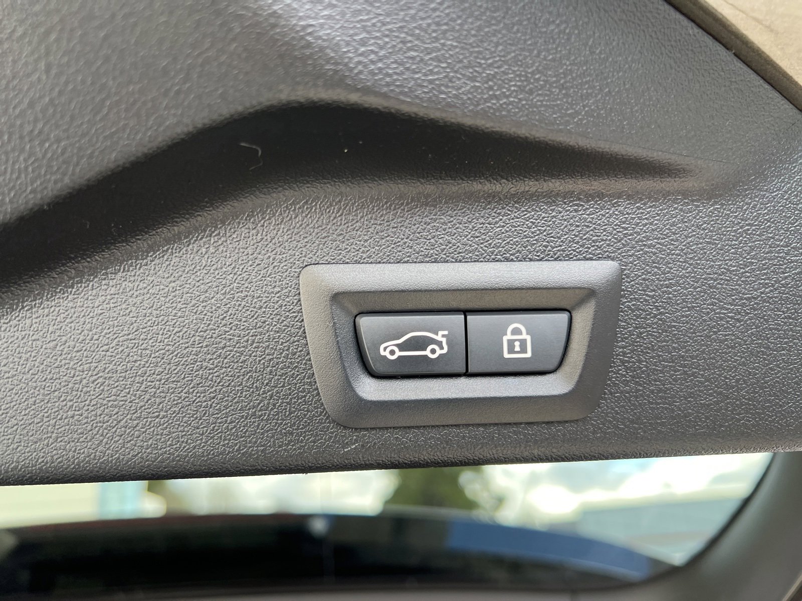 Used 2022 BMW X5 xDrive45e w/ M Sport Package image 8