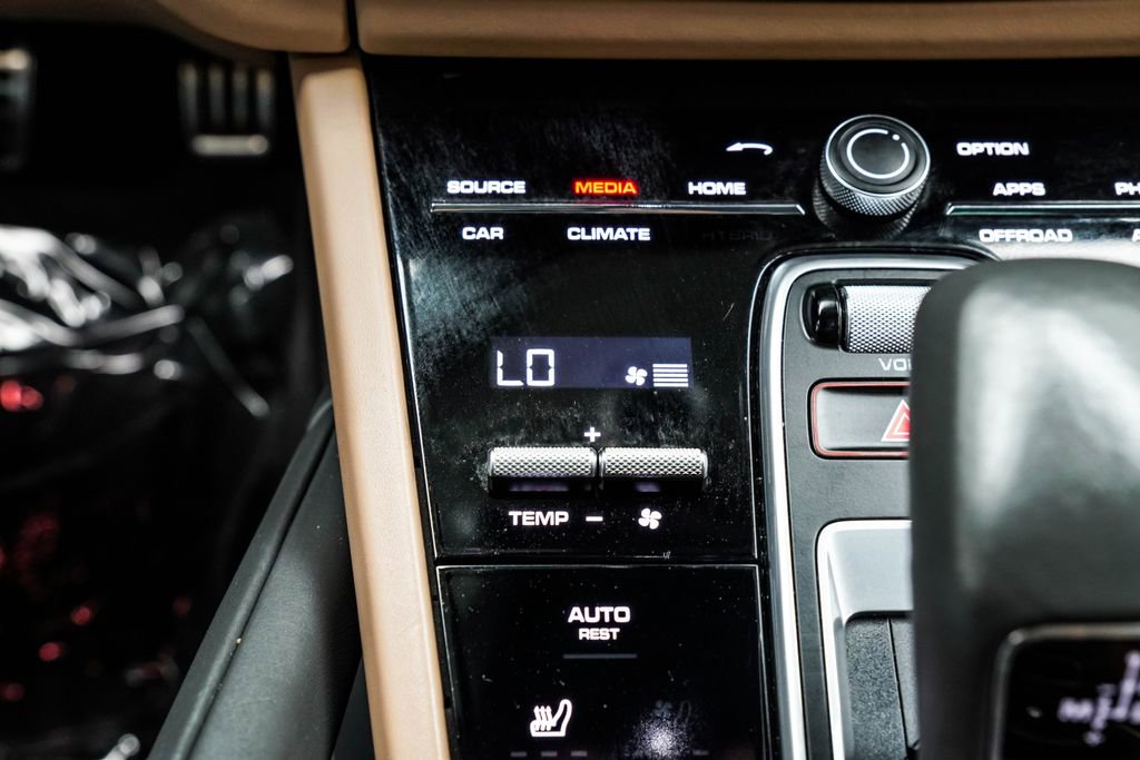 Used 2021 Porsche Cayenne S image 27