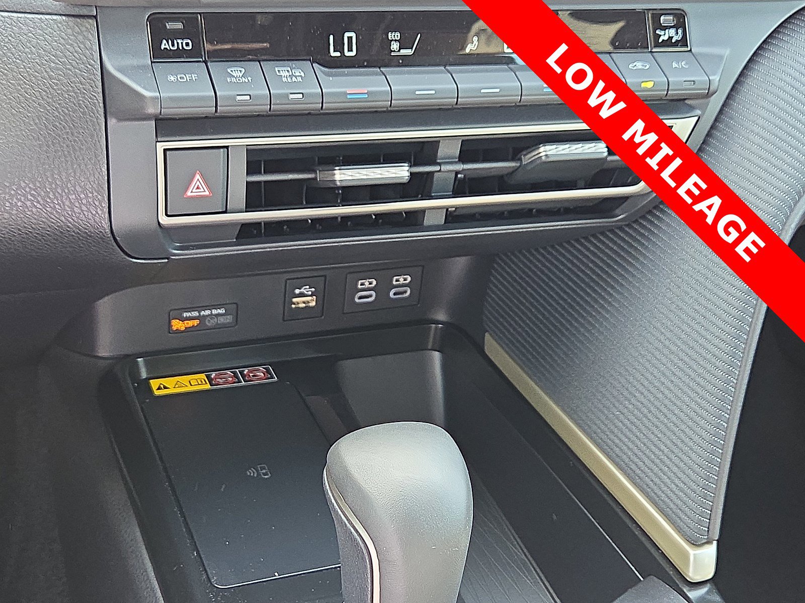 Used 2025 Toyota Camry SE FWD image 19