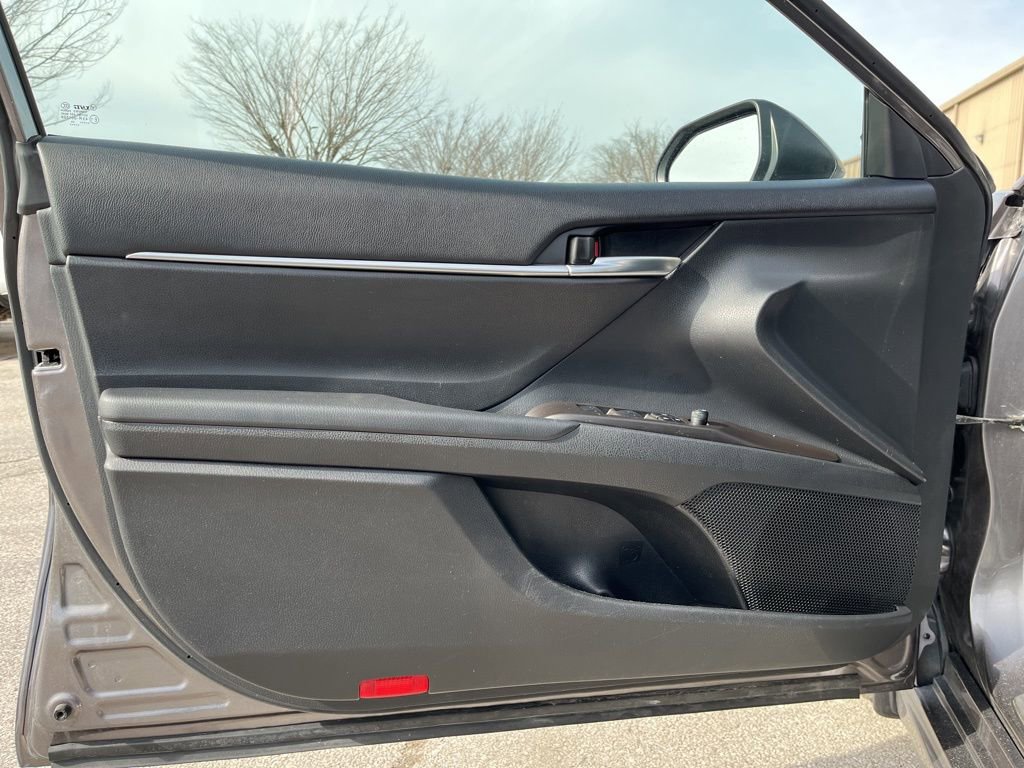 Used 2024 Toyota Camry SE image 18