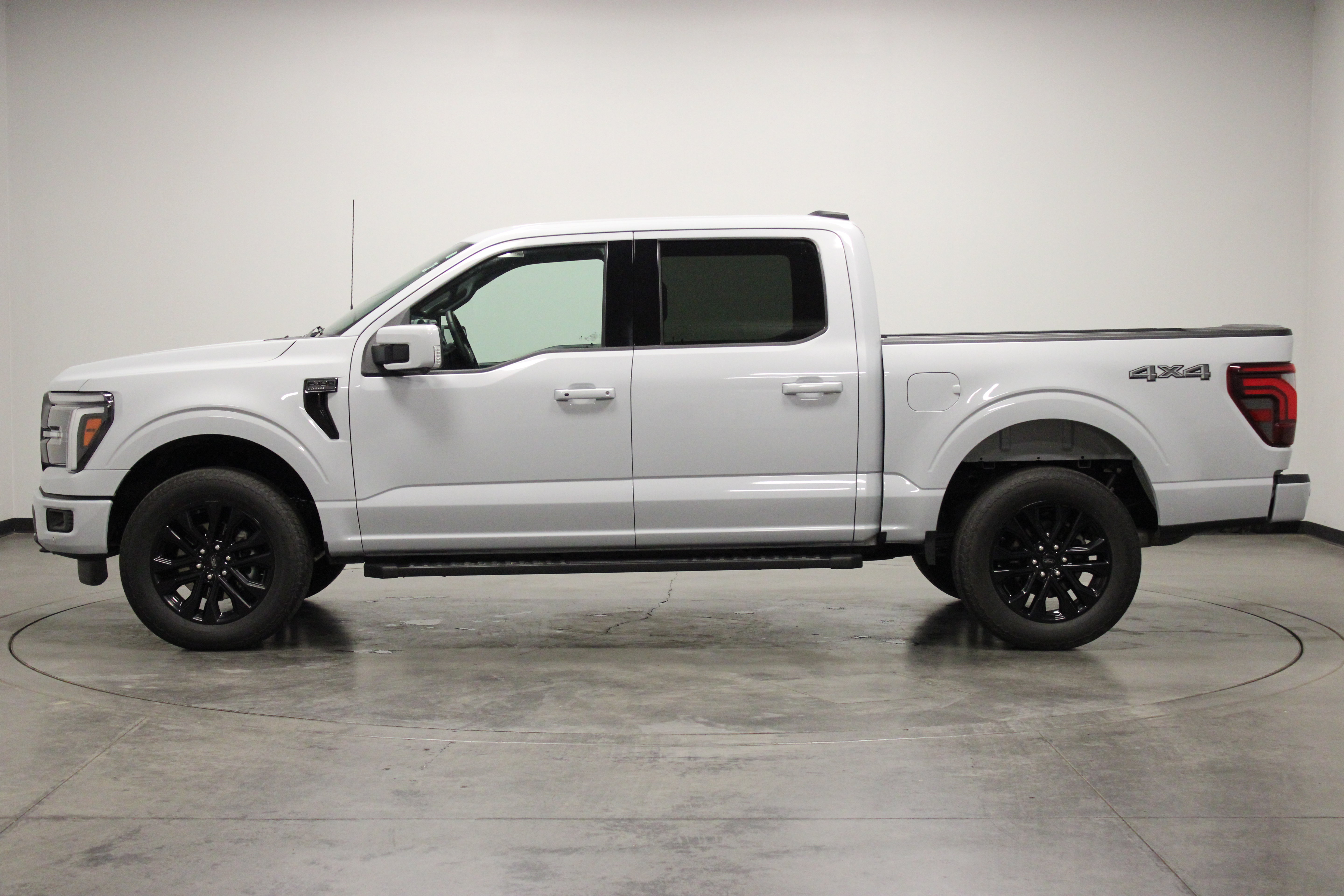 Used 2025 Ford F150 Lariat AWD/4WD image 5