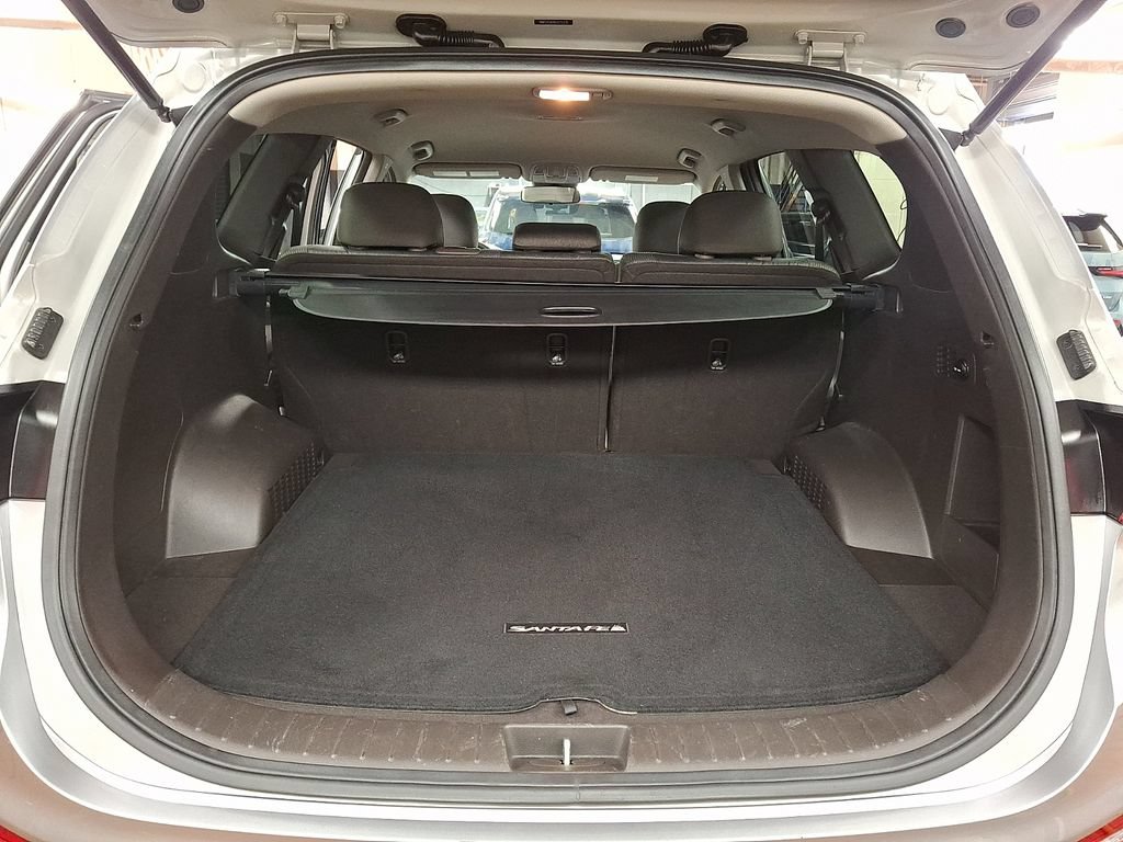 Used 2020 Hyundai Santa Fe SE AWD/4WD image 27