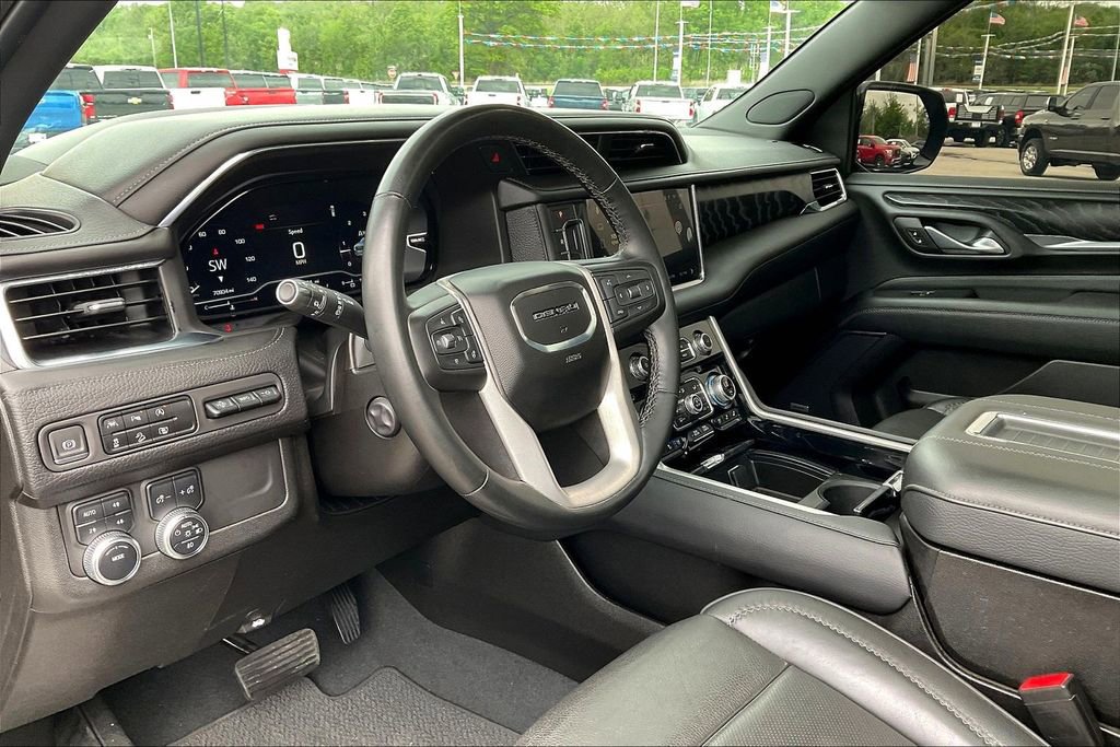Used 2023 GMC Yukon XL Denali w/ LPO, Floor Liner Package AWD/4WD image 13