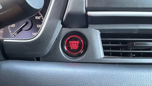 Used 2025 Honda Pilot Touring image 29