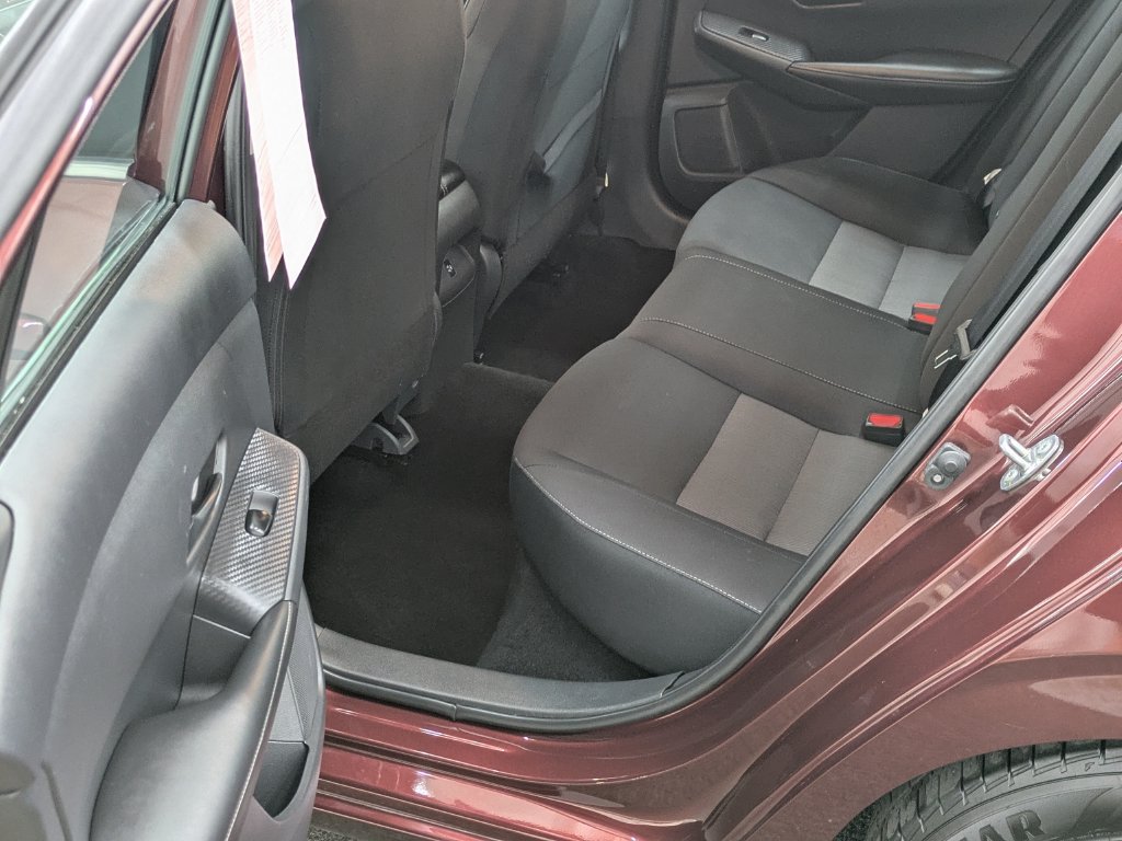 Used 2025 Nissan Sentra SV FWD image 27