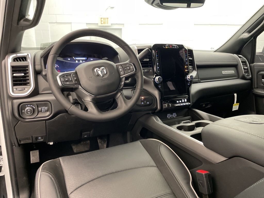 New 2026 RAM 2500 Laramie AWD/4WD image 14
