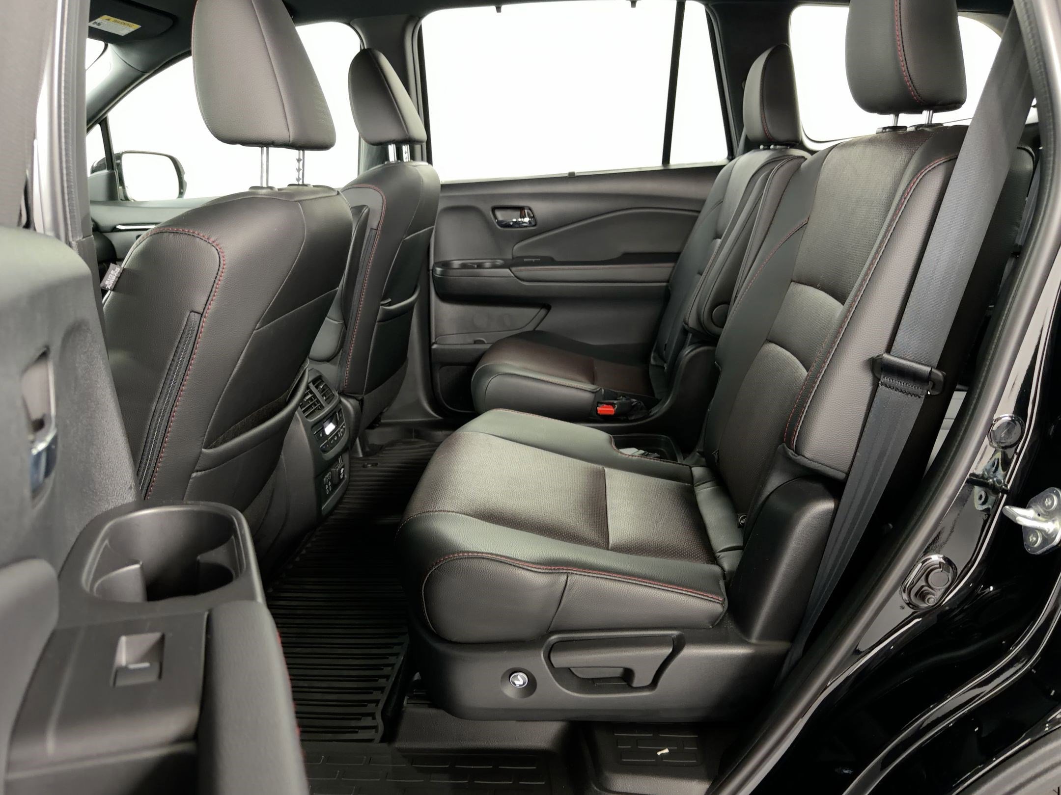 Certified 2022 Honda Pilot Black Edition image 14